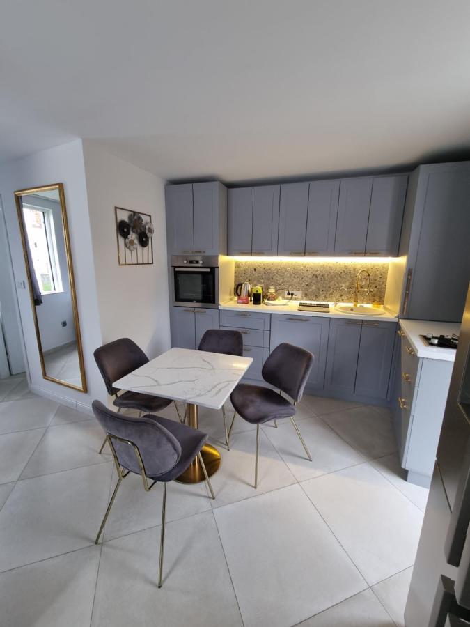 Villa With Pool & Garden Apartment 1 Ognjen Tivat Buitenkant foto