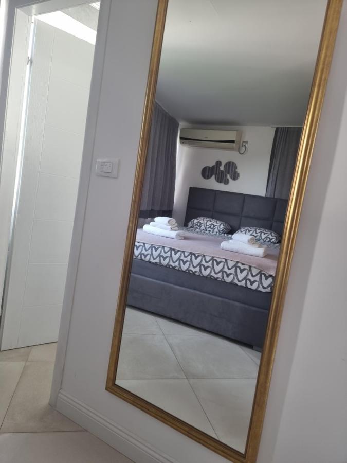 Villa With Pool & Garden Apartment 1 Ognjen Tivat Buitenkant foto